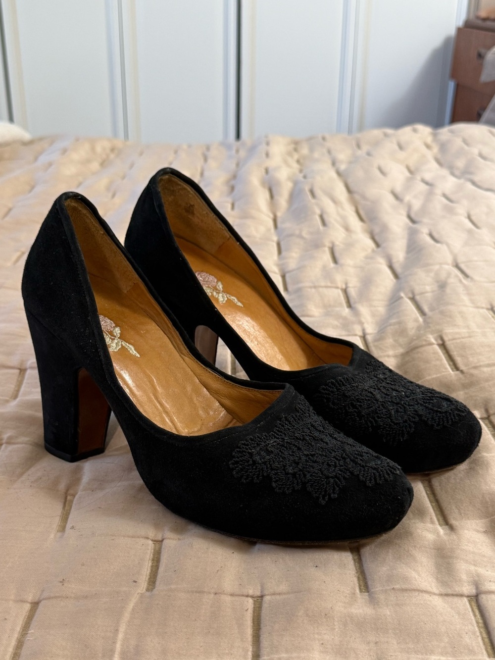 Vintage Y2K UAD Medani Black Suede Smoking Slipper Platform Spanish Heels SZ 9.5